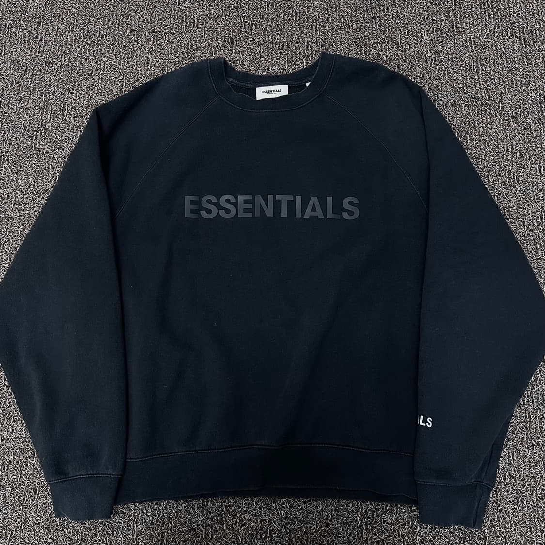 에센셜 기모 맨투맨 블랙 L 상품이미지1