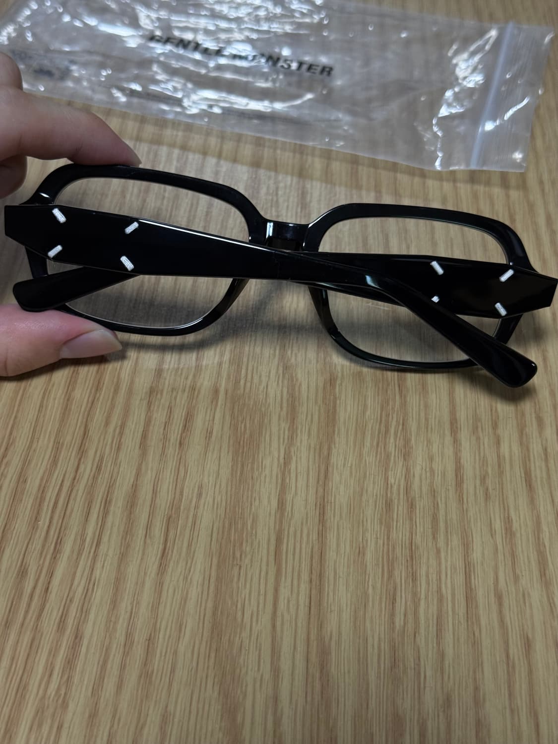 젠틀몬스터 마르지엘라 M114 블랙 클리어 상품이미지5