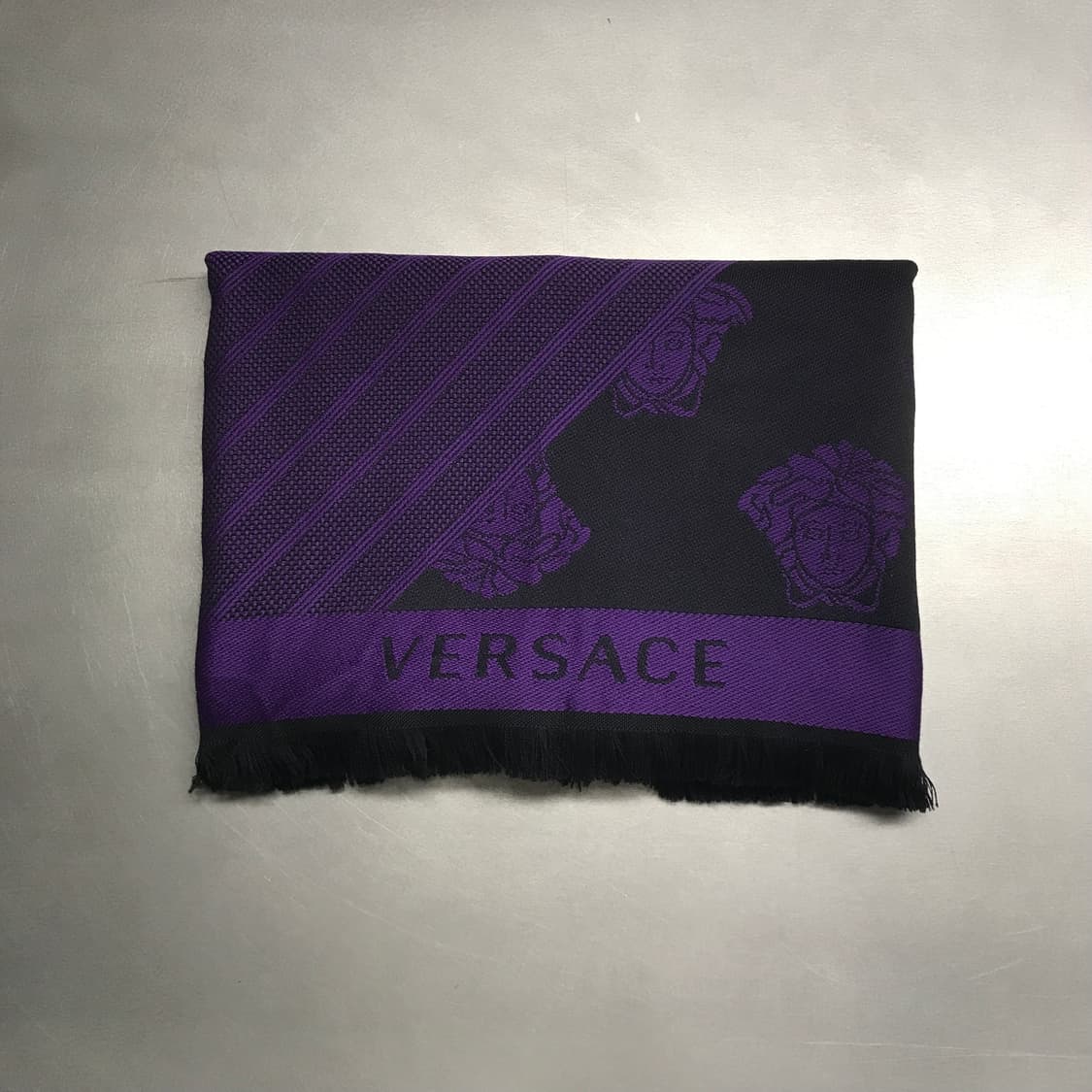베르사체 메두사 머플러 퍼플 상품이미지2