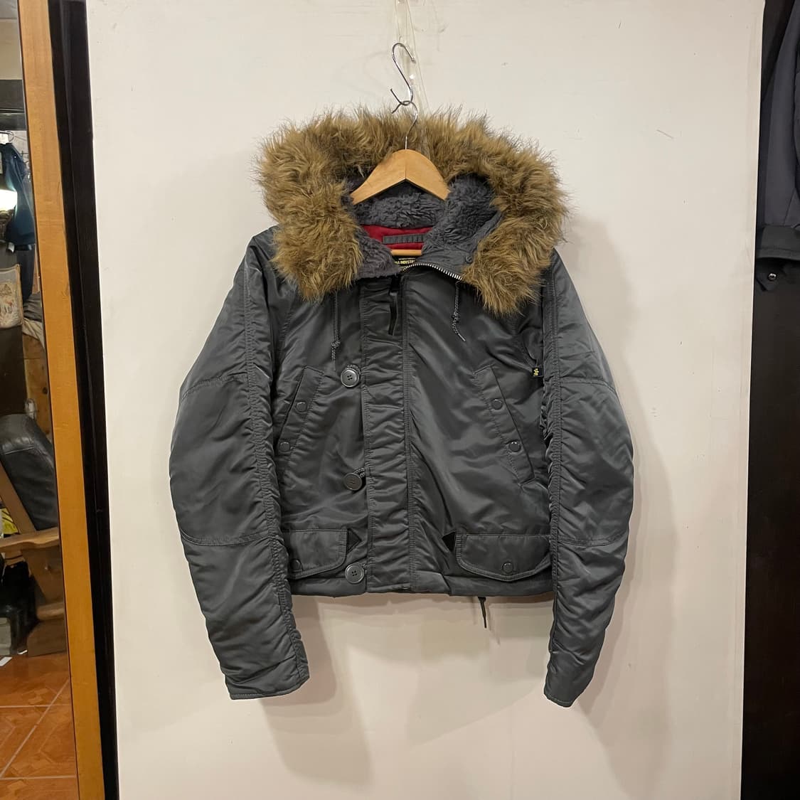 알파인더스트리 리메이크 크롭봄버 XS 상품이미지1