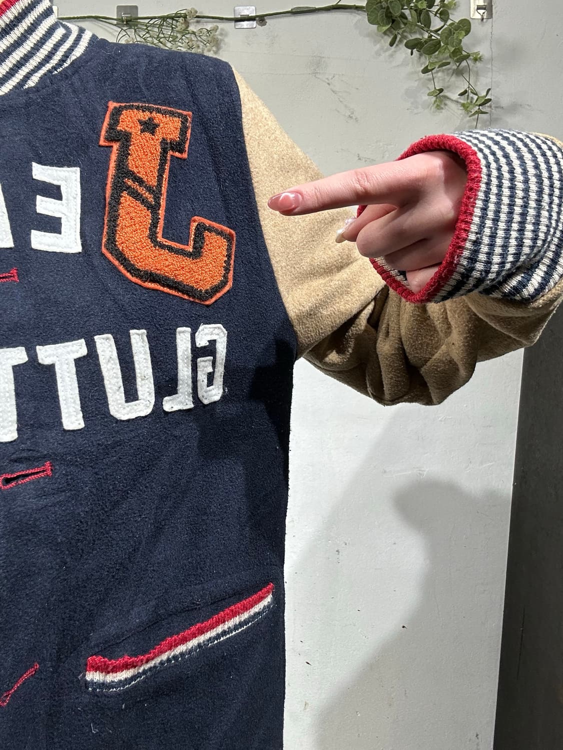 일본 빈티지 베이지 자수 바시티 자켓 봄버 잠바  상품이미지4