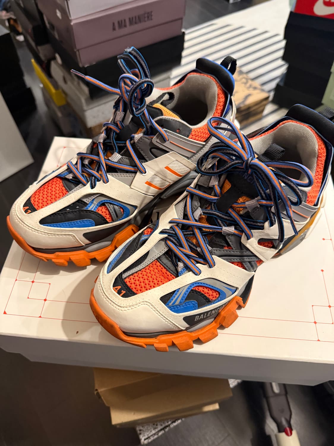 발렌시아가 트랙 스니커즈ㅜ판매 상품이미지1