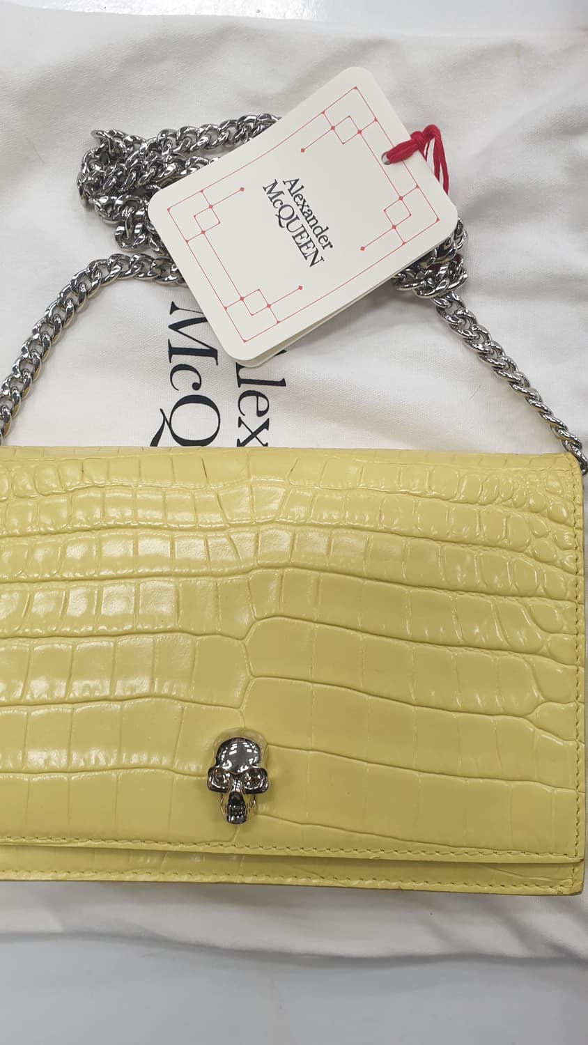 알렉산더맥퀸 옐로우 크로커 스컬 체인 크로스백 상품이미지2