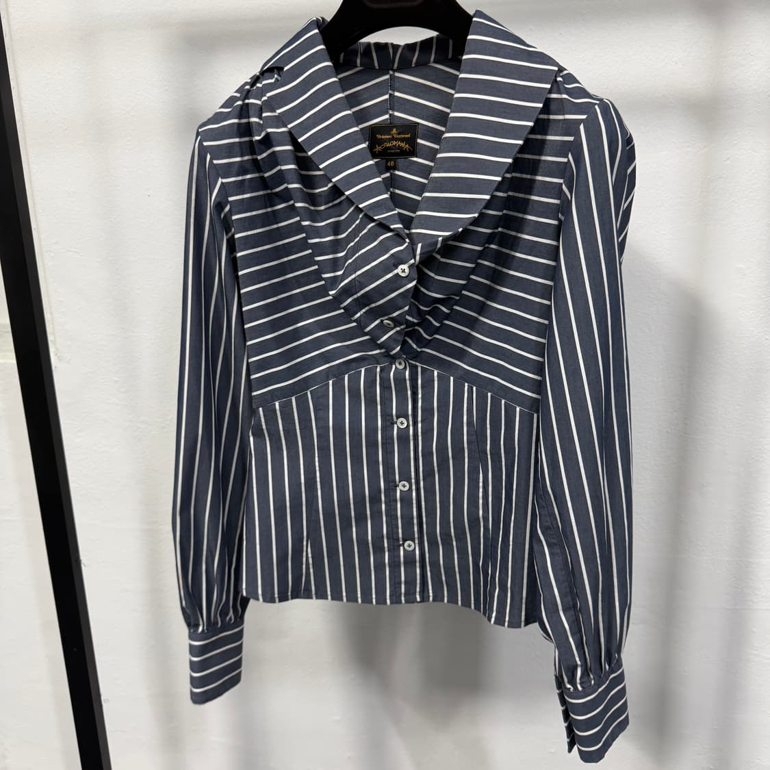 비비안웨스트우드 디테일 스트라이프 셔츠 상품이미지1