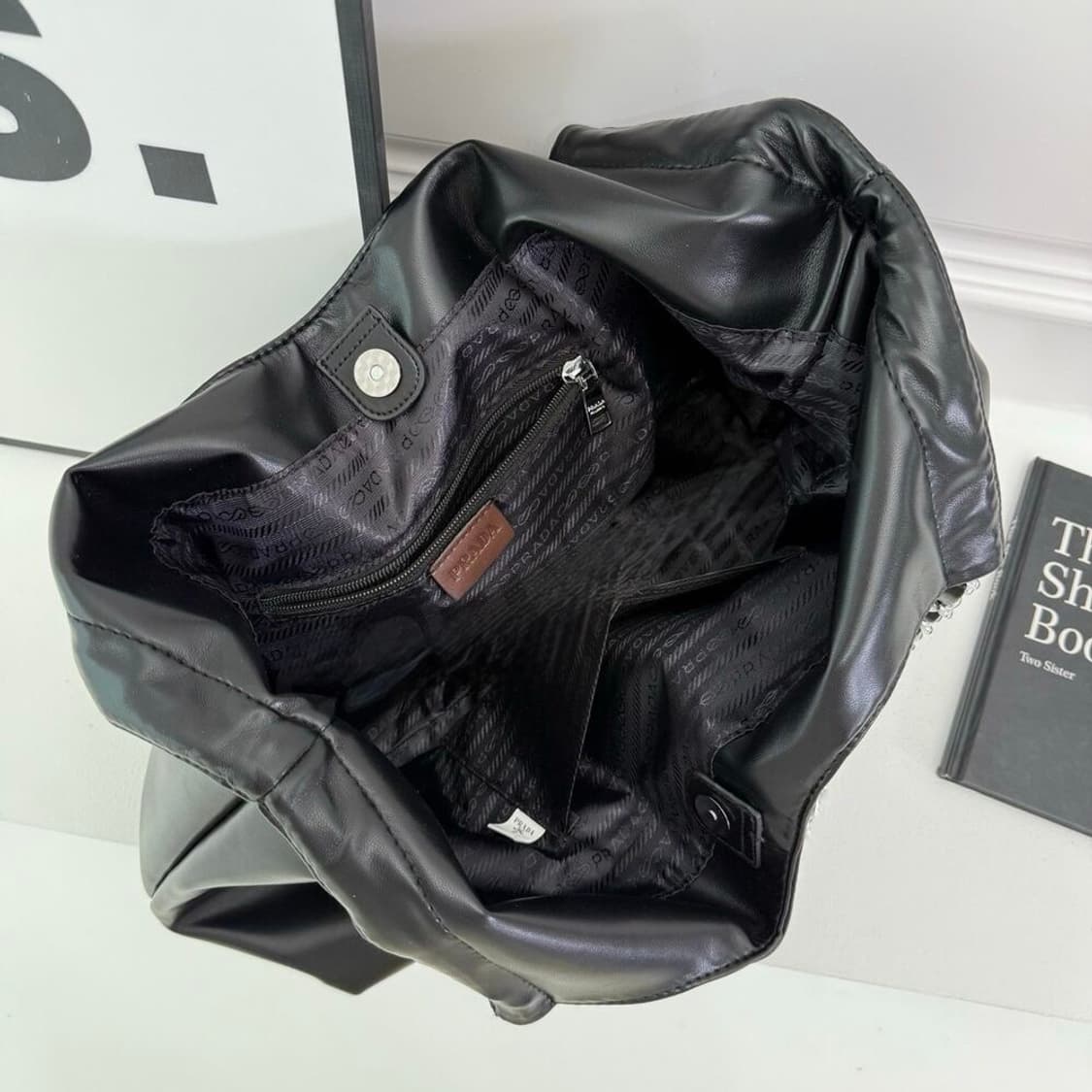 깜짝세일(새상품)정품 프라다 가죽 숄더 빅 숄더 체인백 토드백 상품이미지4