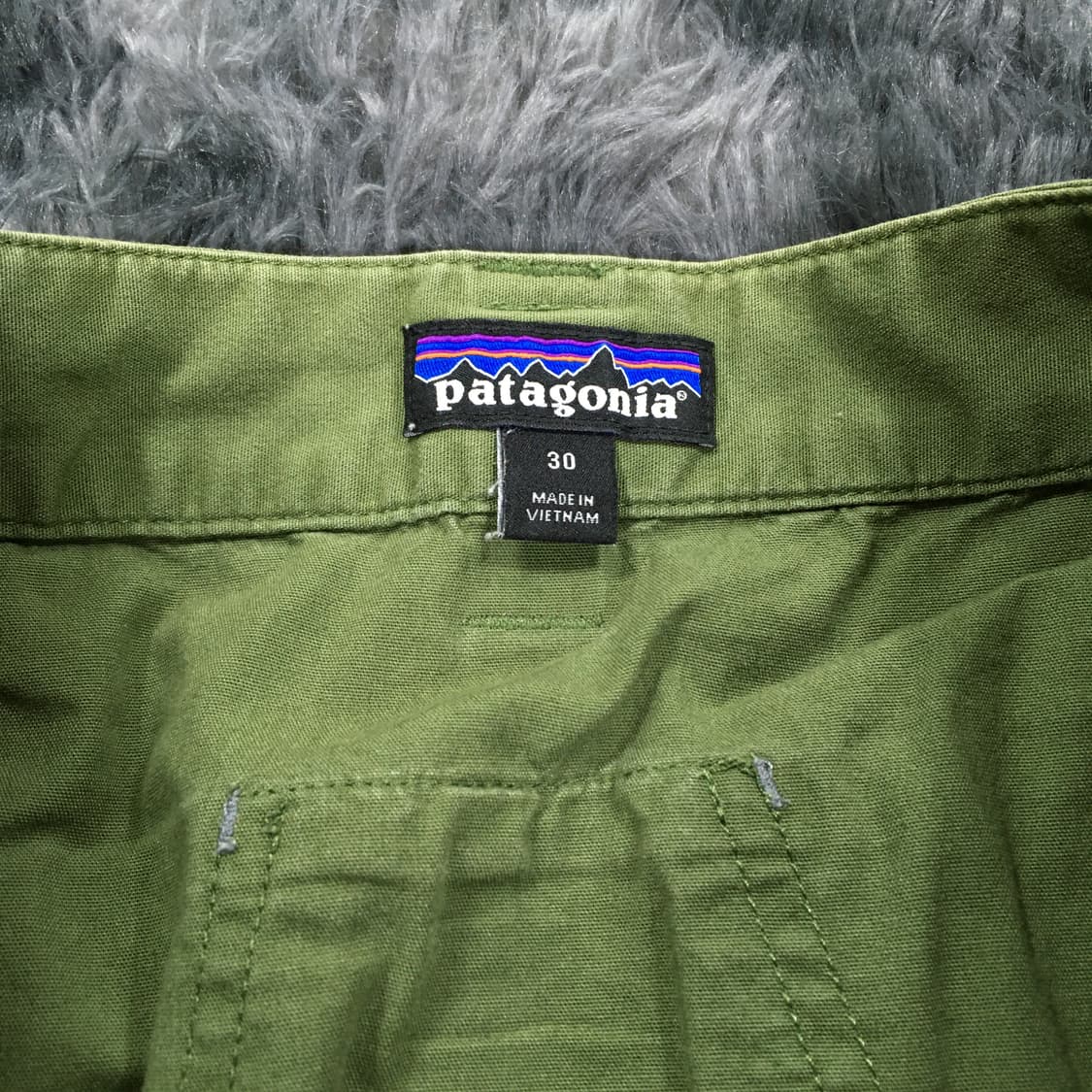 투티/0144 파타고니아 카키 팬츠 워크 실버 자수 로고 상품이미지7