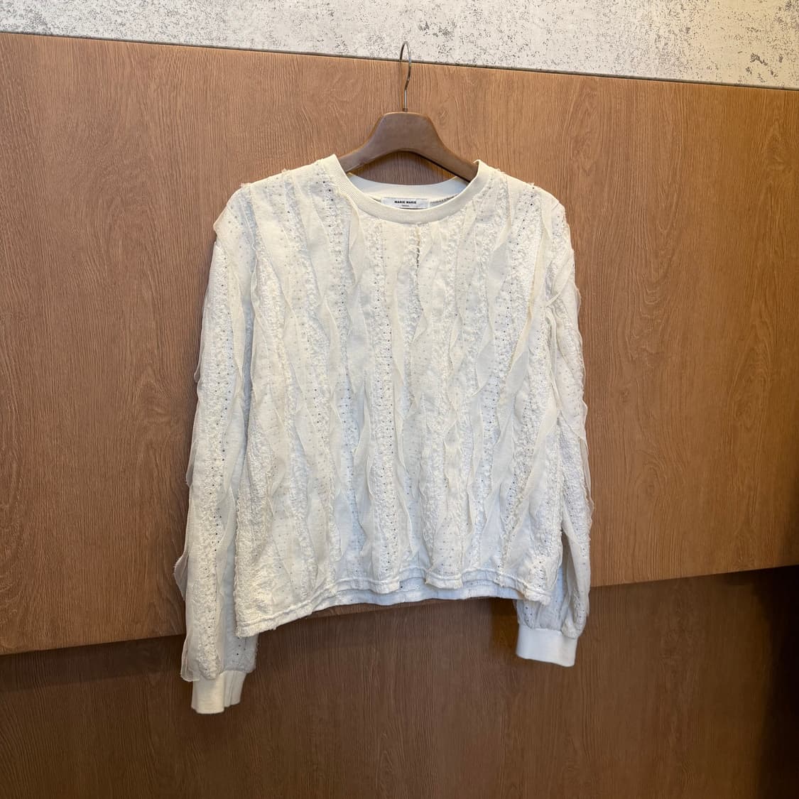 빈티지 라운드넥 니트 레이스 프릴 패널 디테일 루즈핏 아이보리 상품이미지4