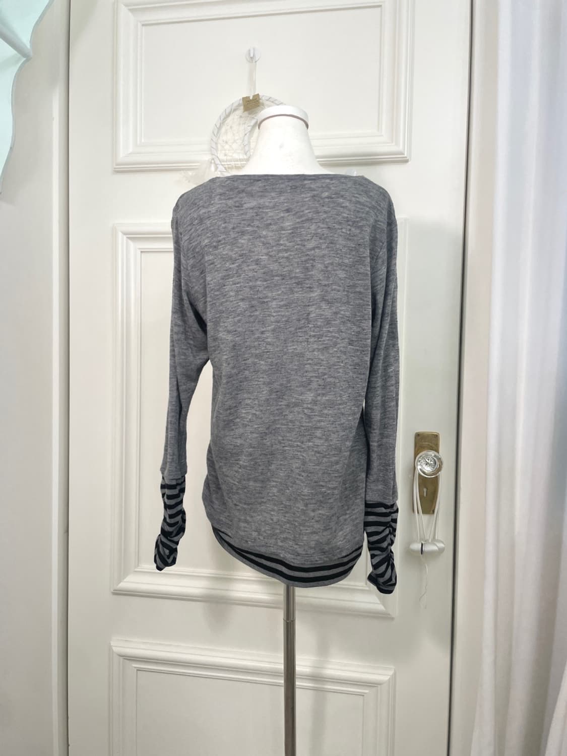 gray black stripe shirring top 상품이미지3