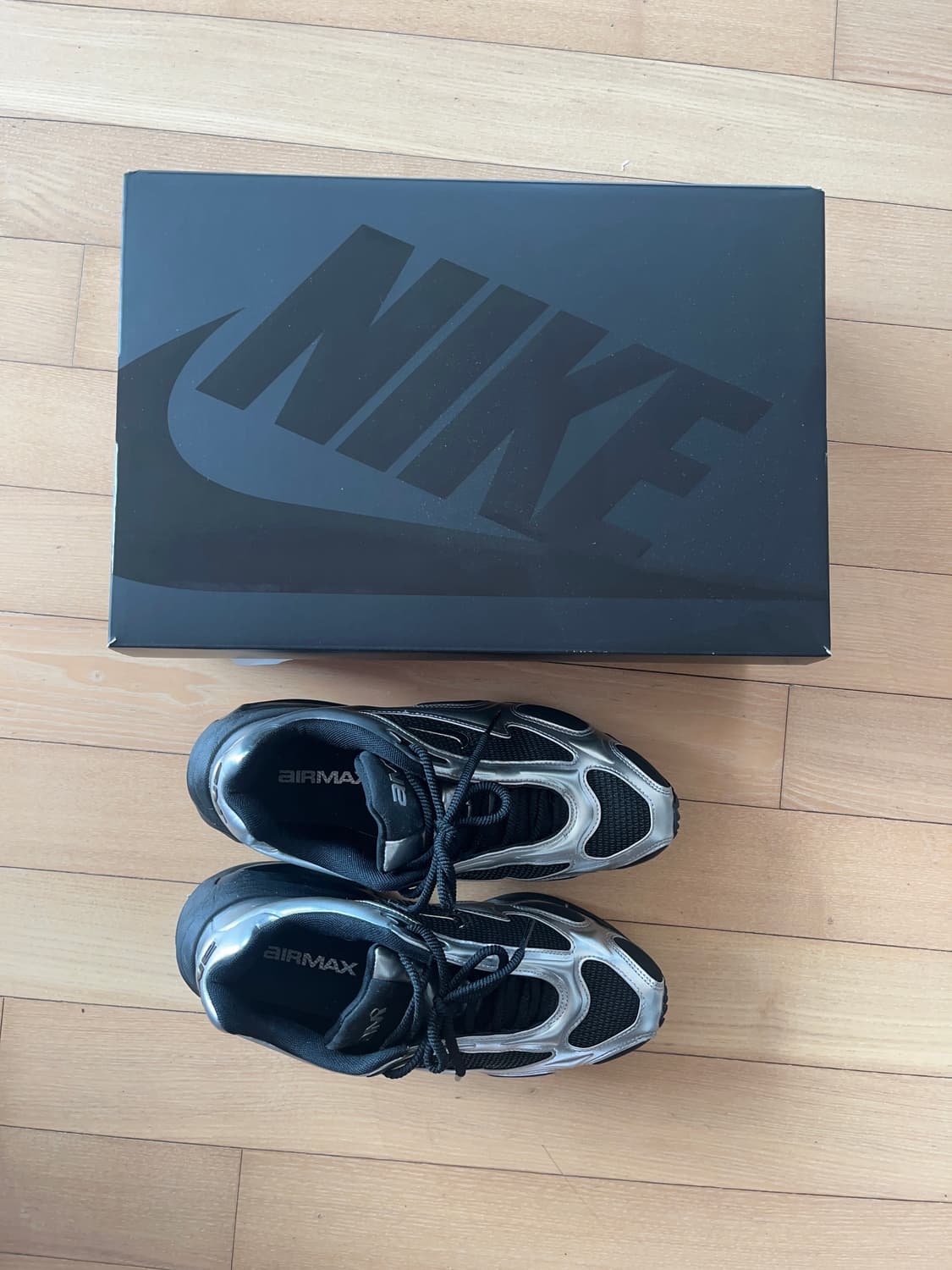 235 나이키 에어 맥스 뮤즈 W - 블랙:메탈릭 실버 상품이미지1