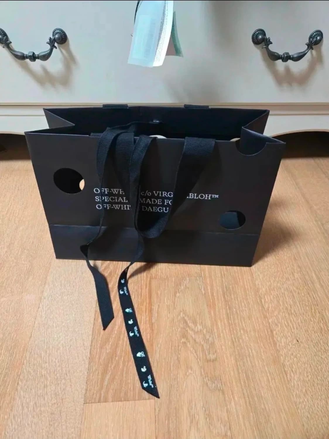 새상품 Off-White 오프화이트 핑크 탑 쇼핑백 선물용 상품이미지3