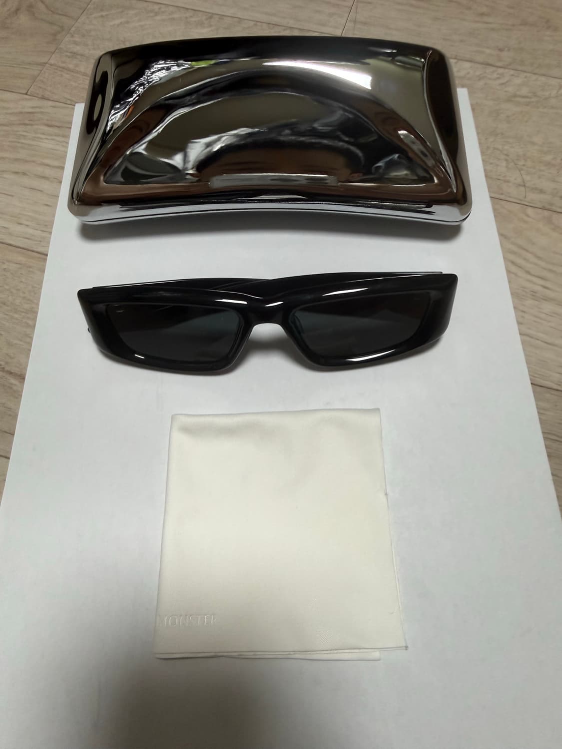 젠틀몬스터 실버클라우드(01)팝니다. 상품이미지1