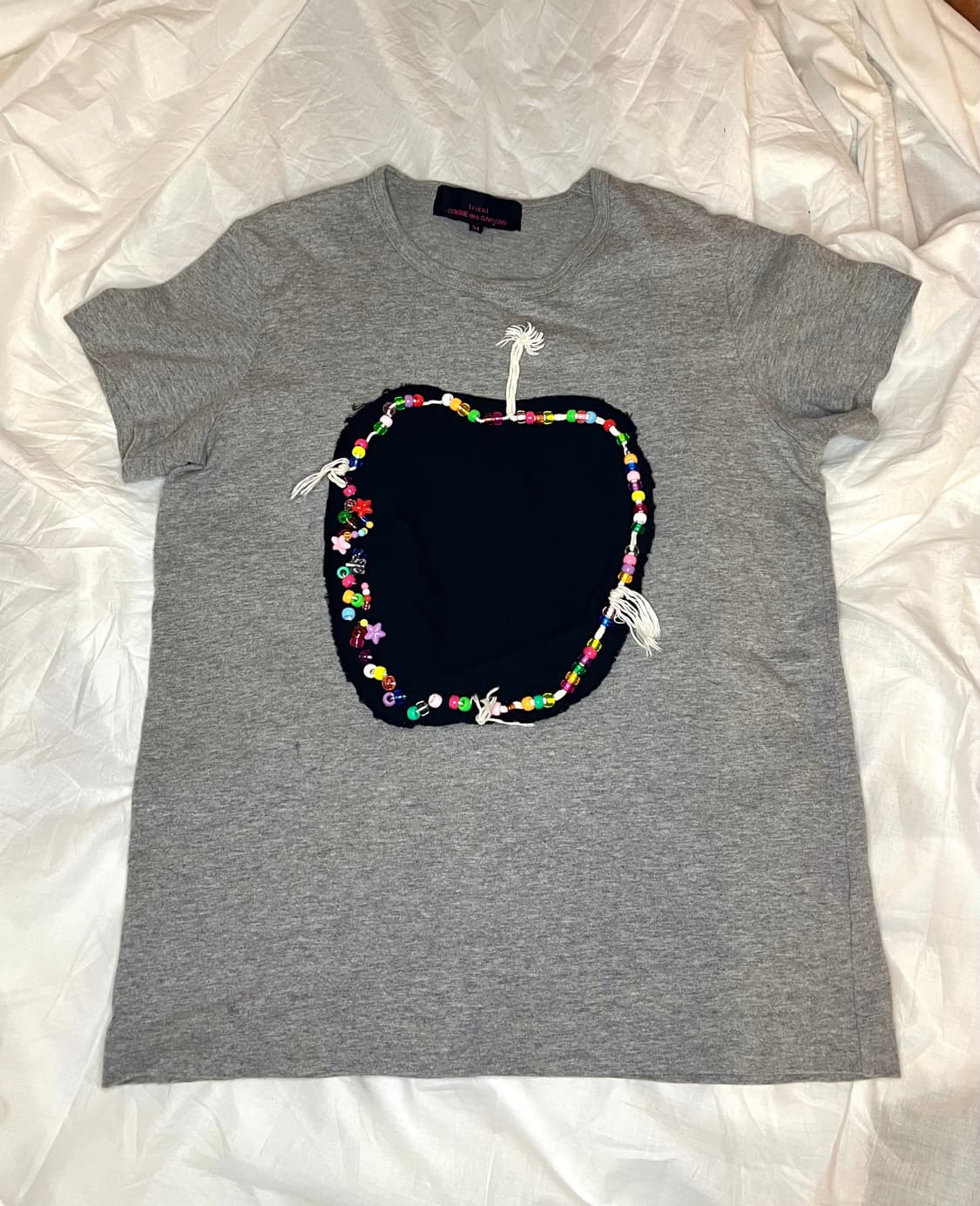 꼼데 트리콧 비즈 애플 패치 티셔츠 상품이미지1