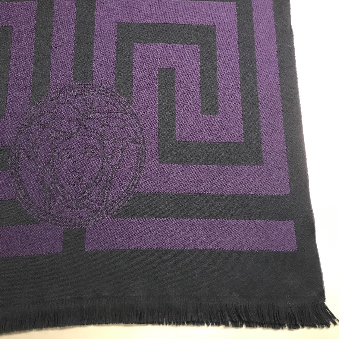 베르사체 메두사 머플러 퍼플 상품이미지7