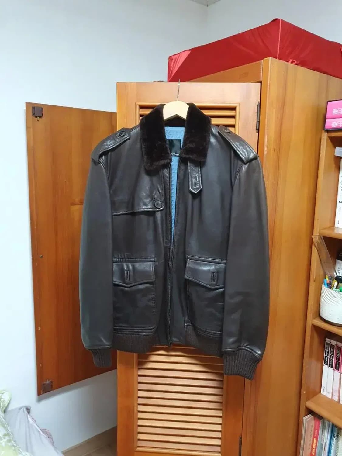 듀퐁 양가죽 목칼라 퍼 메이드 인 이태리 g-1 자켓 M사이즈 상품이미지1