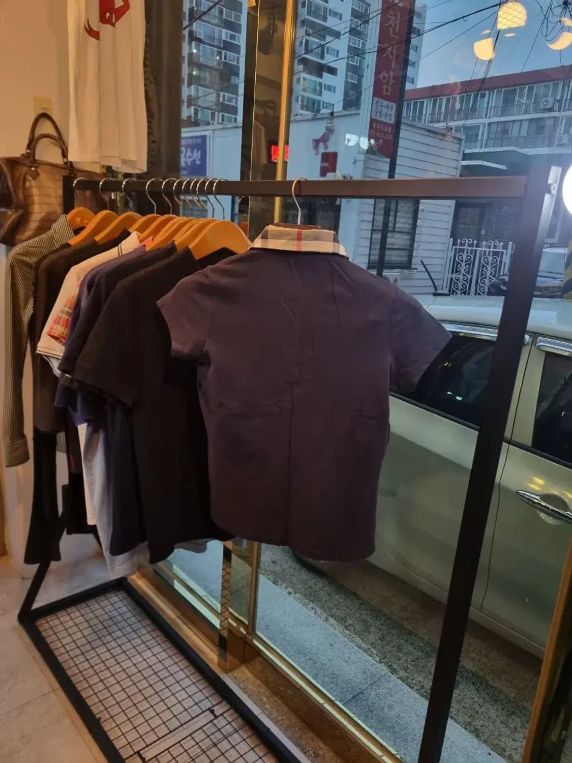 근본 M사이즈 정품 버버리 노바체크 카라티 피케티 상품이미지5