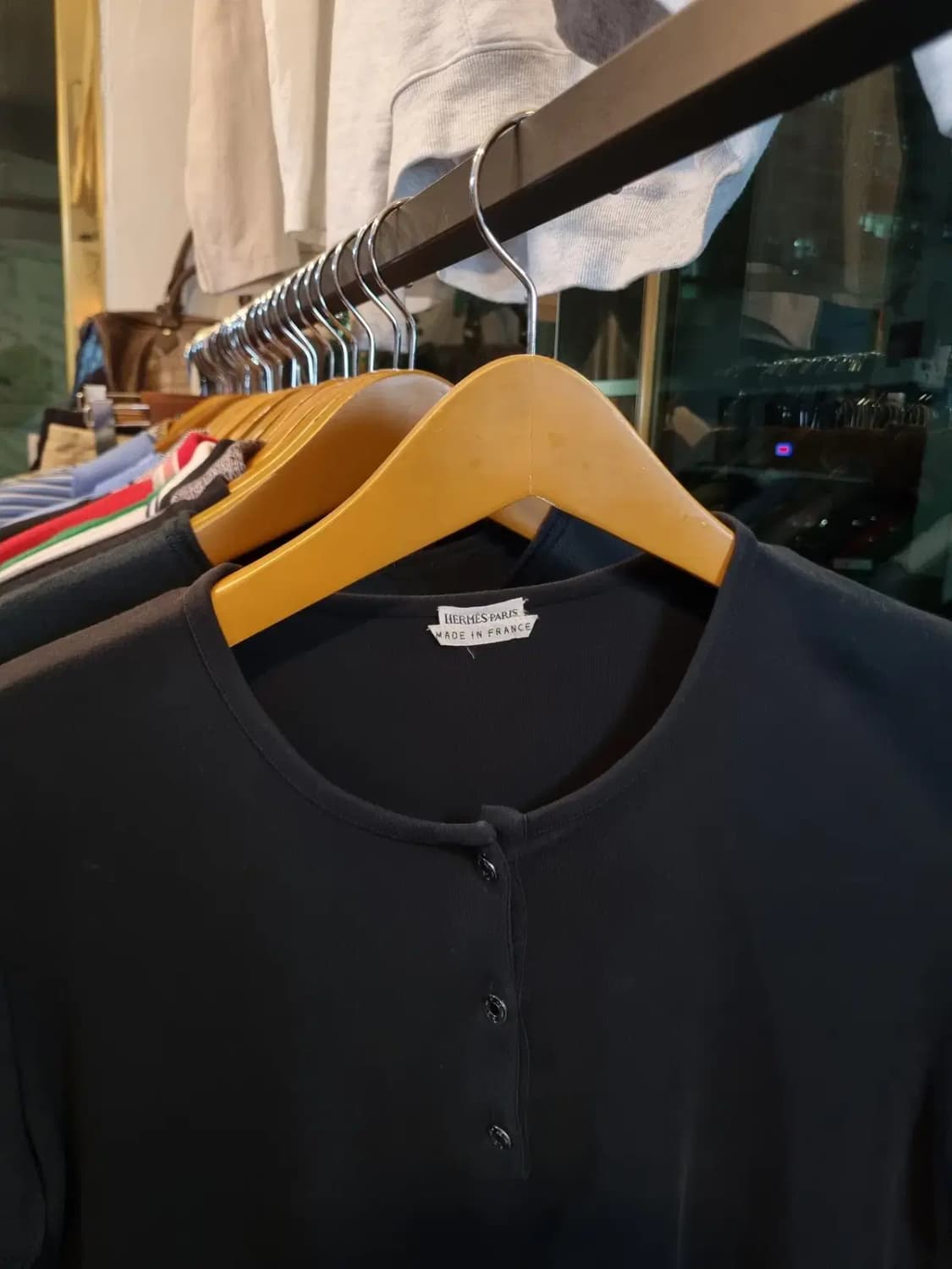 에르메스 최고급 대장급 끝판왕 유넥 각인단추 반팔 니트 티셔츠 40사이즈 상품이미지3