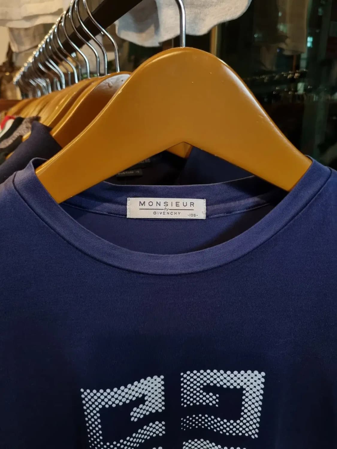 실사이즈 105 지방시 빅 로고 그라데이션 반팔티셔츠 상품이미지4