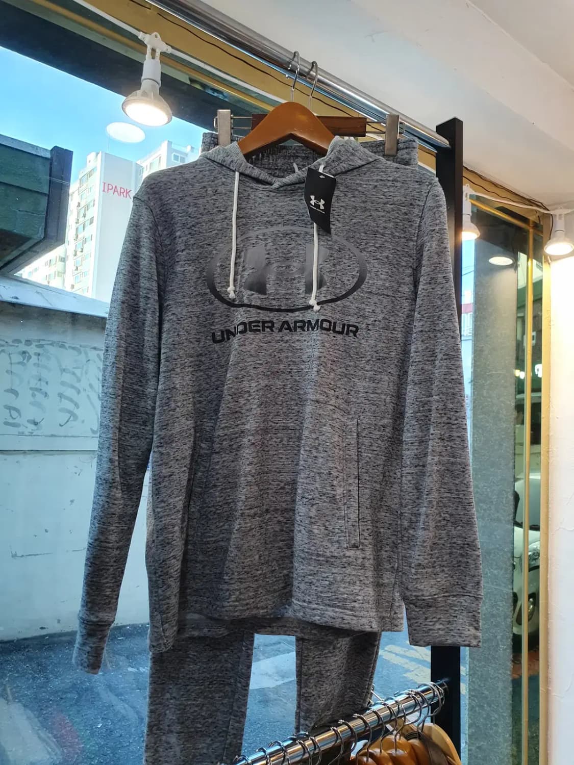 언더아머 상의 새상품 트레이닝 세트 L 상품이미지3