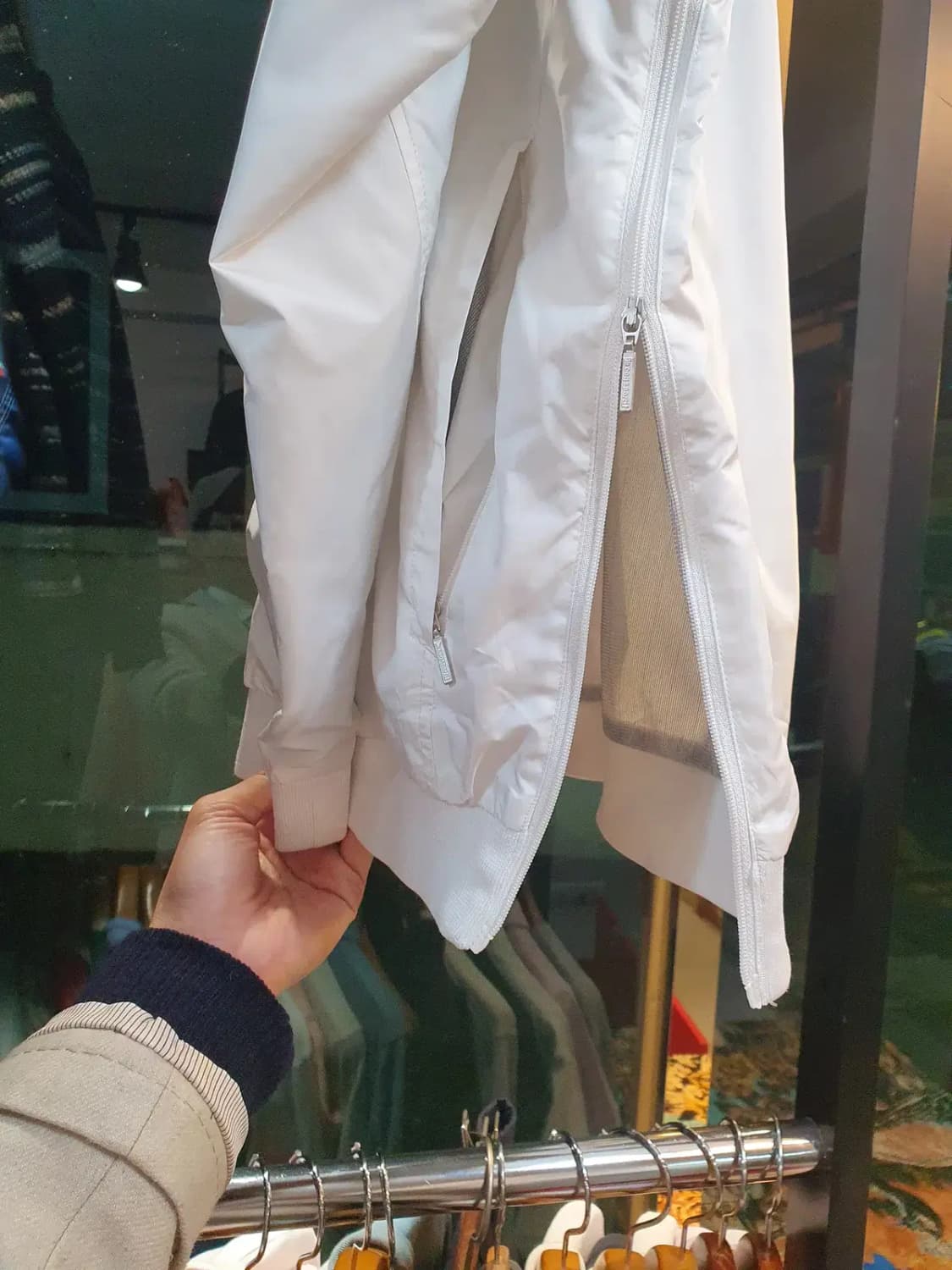 르꼬끄 스포르티프 영문 자수 로고 베이직 브이넥 웜업 아노락 L사이즈 상품이미지6