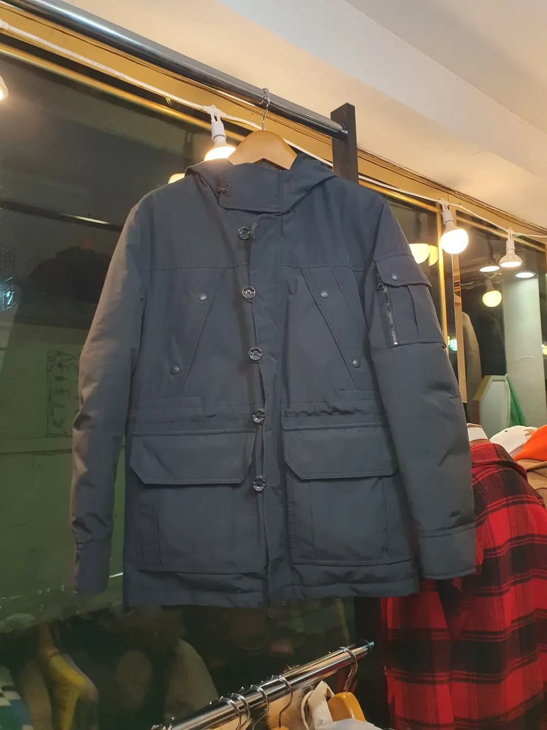 클래식 파이어맨 디테일 리바이스 블랙 패딩 L사이즈 상품이미지1