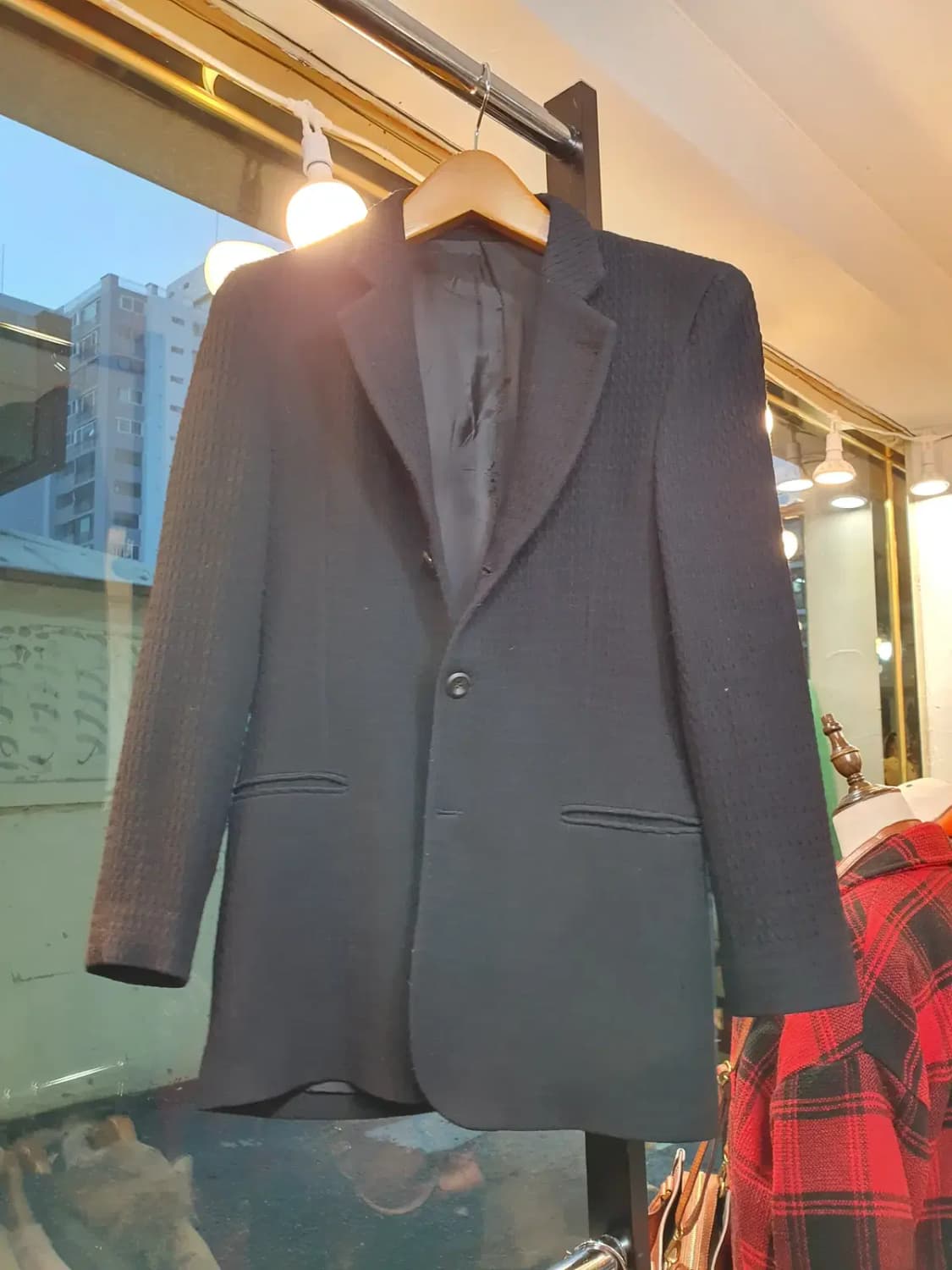 엠포리오 아르마니 메이드 인 이태리 엠보싱소재 클래식 싱글자켓 44사이즈 상품이미지1