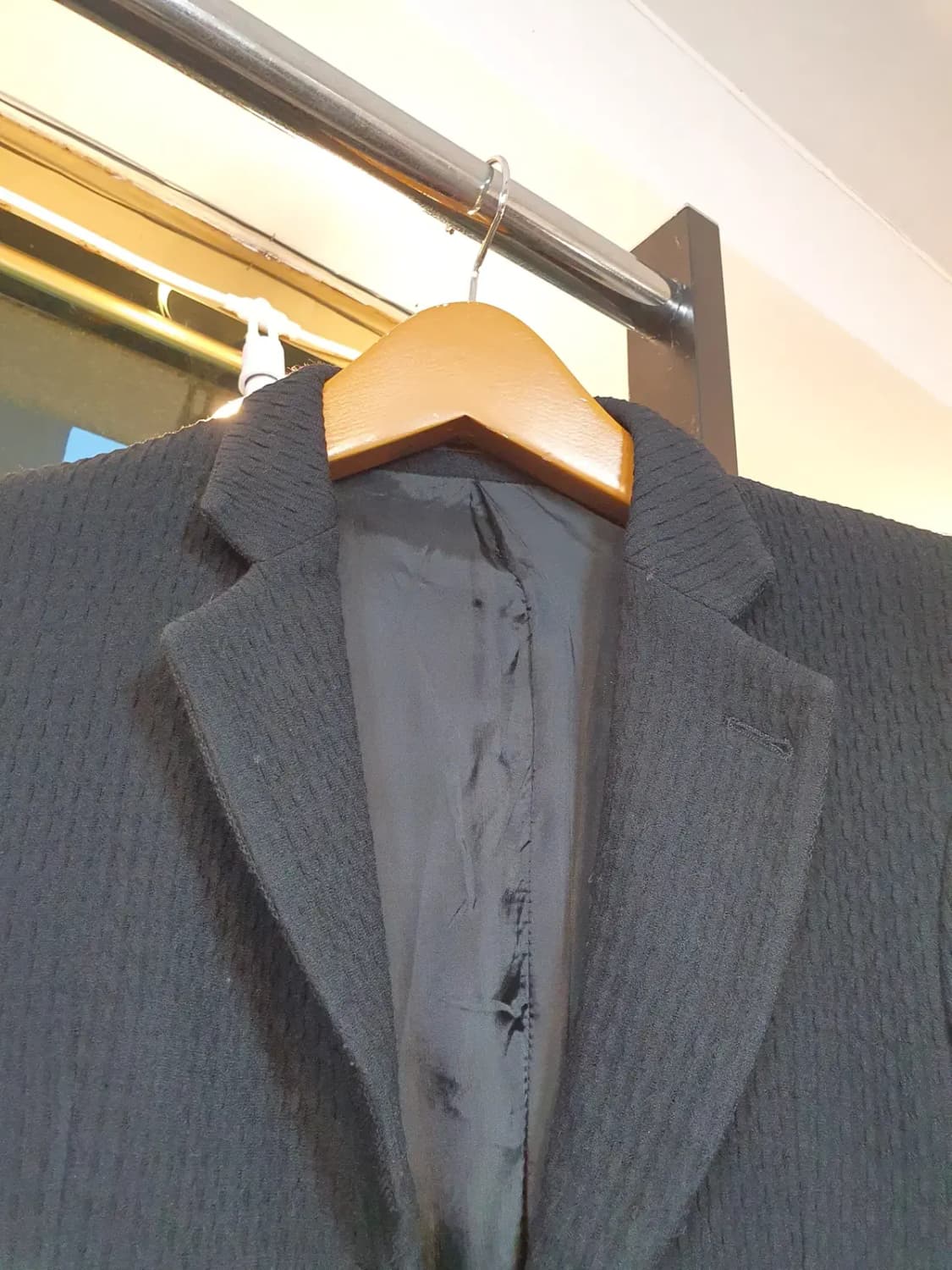 엠포리오 아르마니 메이드 인 이태리 엠보싱소재 클래식 싱글자켓 44사이즈 상품이미지3