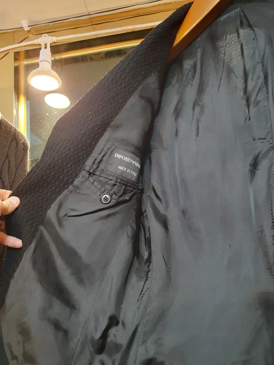 엠포리오 아르마니 메이드 인 이태리 엠보싱소재 클래식 싱글자켓 44사이즈 상품이미지5