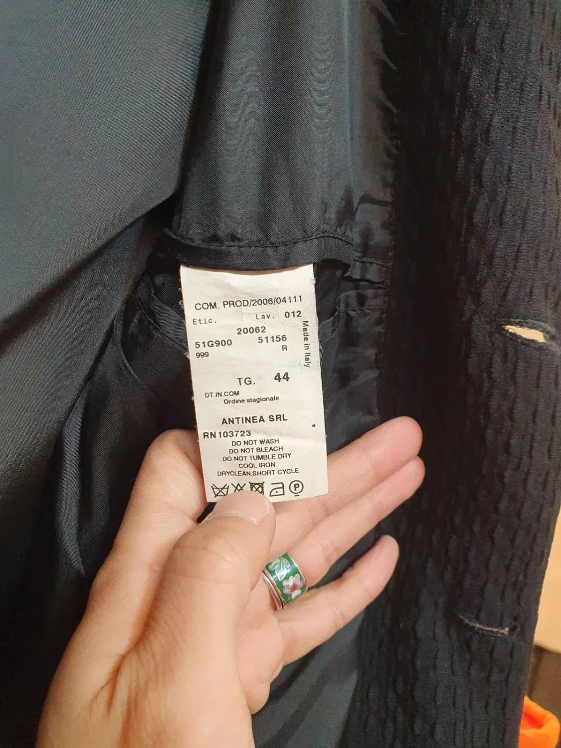 엠포리오 아르마니 메이드 인 이태리 엠보싱소재 클래식 싱글자켓 44사이즈 상품이미지6