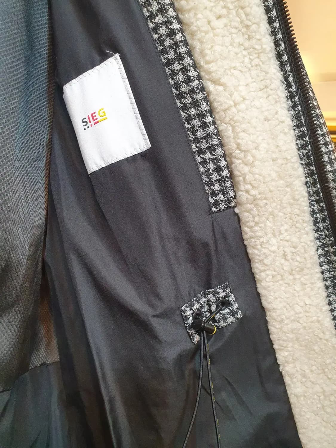 100사이즈 최고급 대장급명품 지이크 거위털구스다운 라쿤퍼 하운드투스패딩 상품이미지7