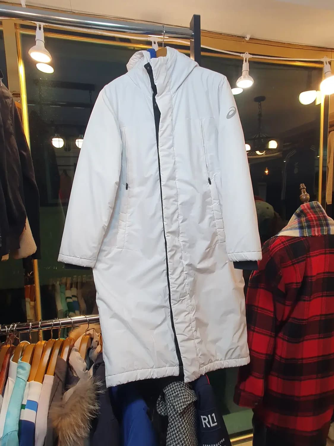 아식스 M사이즈 거의 새상품 양털 뽀글이 쉐르파 라이닝 패딩 상품이미지1