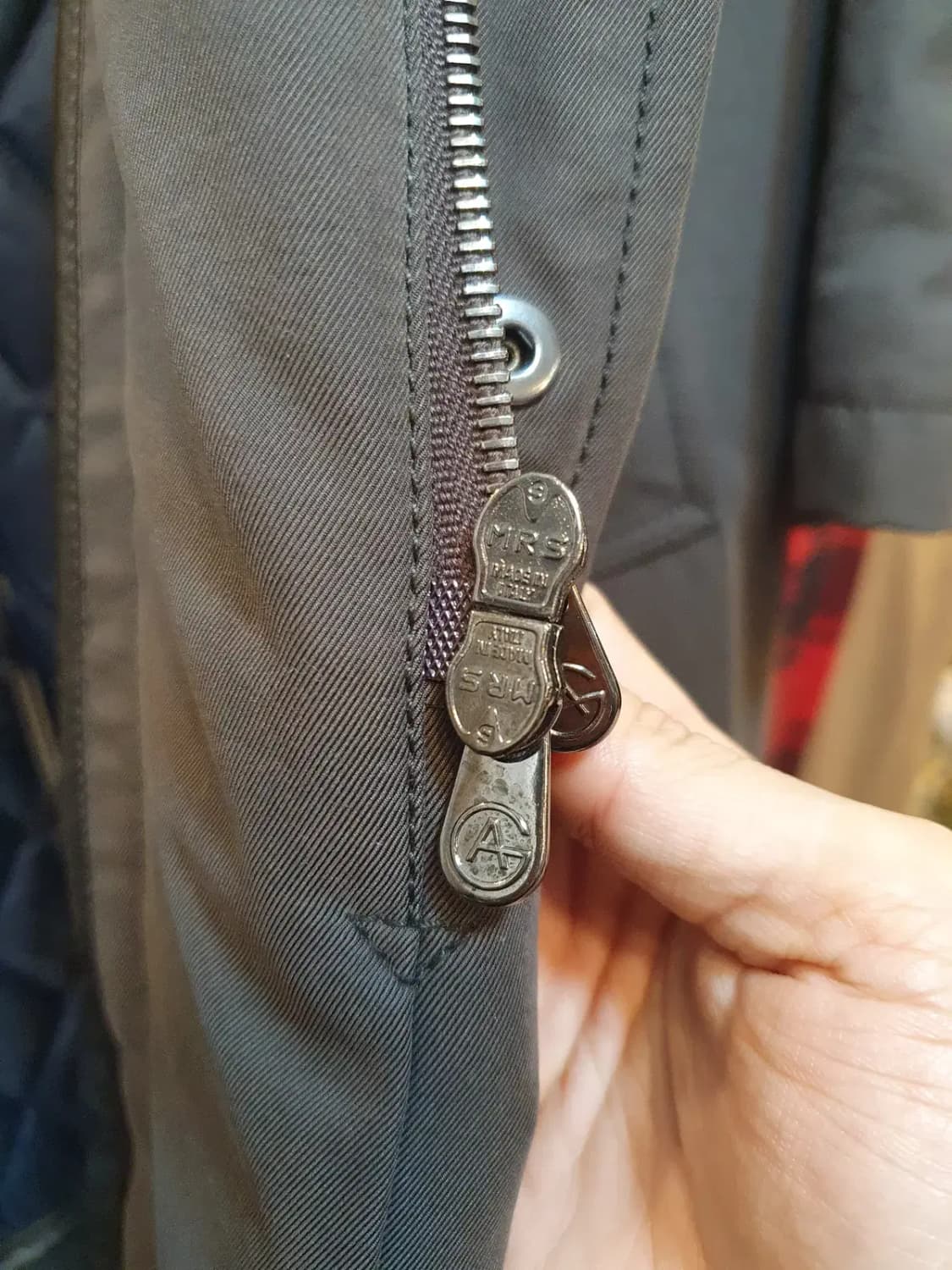 52사이즈 이탈리아 이태리 최고급 대장급 아르마니 꼴레지오니 안감패딩코트 상품이미지5