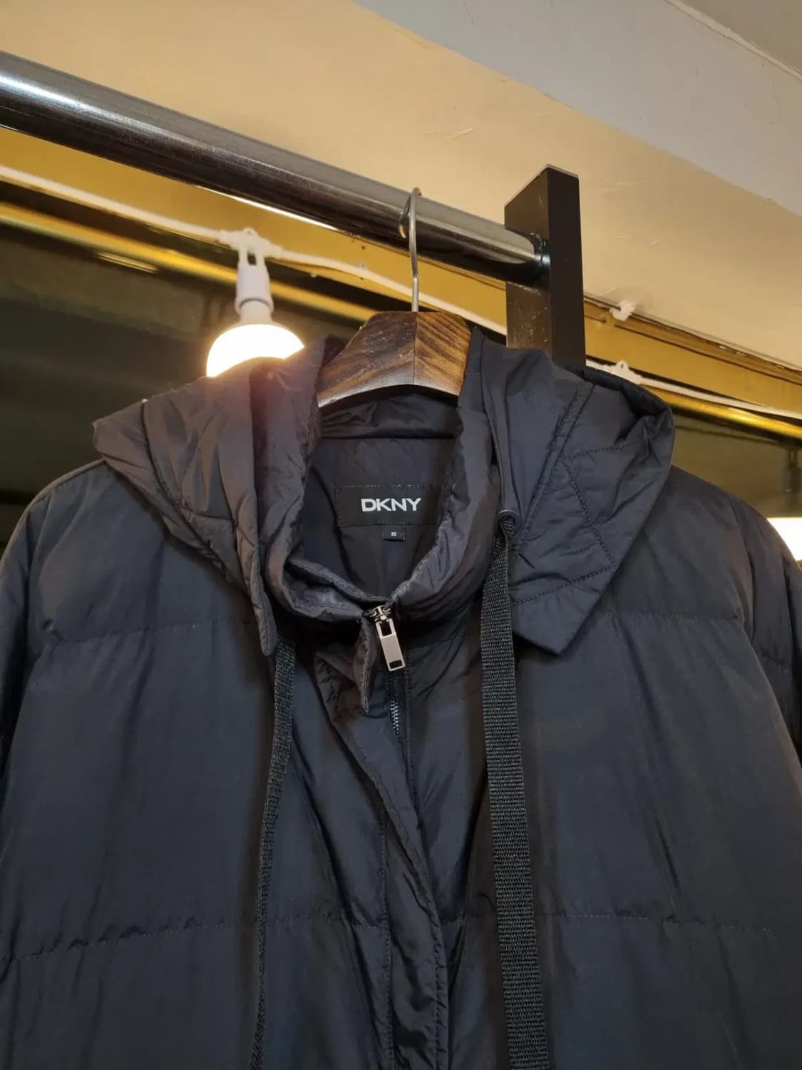 DKNY 스트링 포인트 경량패딩 실사이즈 크롭 55 상품이미지3