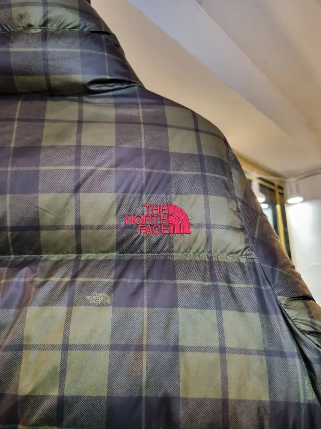 노스페이스 클래식 타탄체크 블랙와치 패턴 90사이즈 여성 눕시 700 상품이미지10