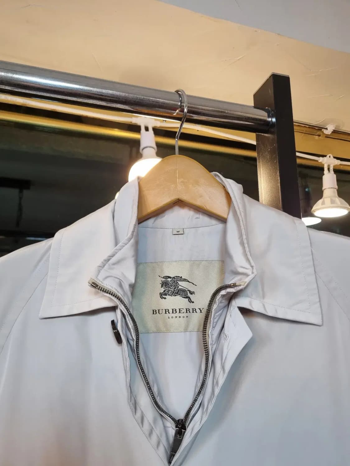 최고급 명품 대장급 끝판왕 버버리 M사이즈 조끼안감 노바체크 롱자켓코트 상품이미지3