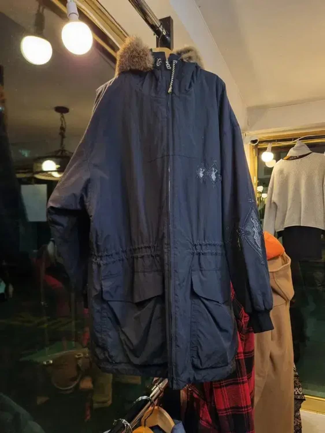 보그너 실사이즈 77~88 노르딕 순록 자수 야상형 퍼 패딩 상품이미지1