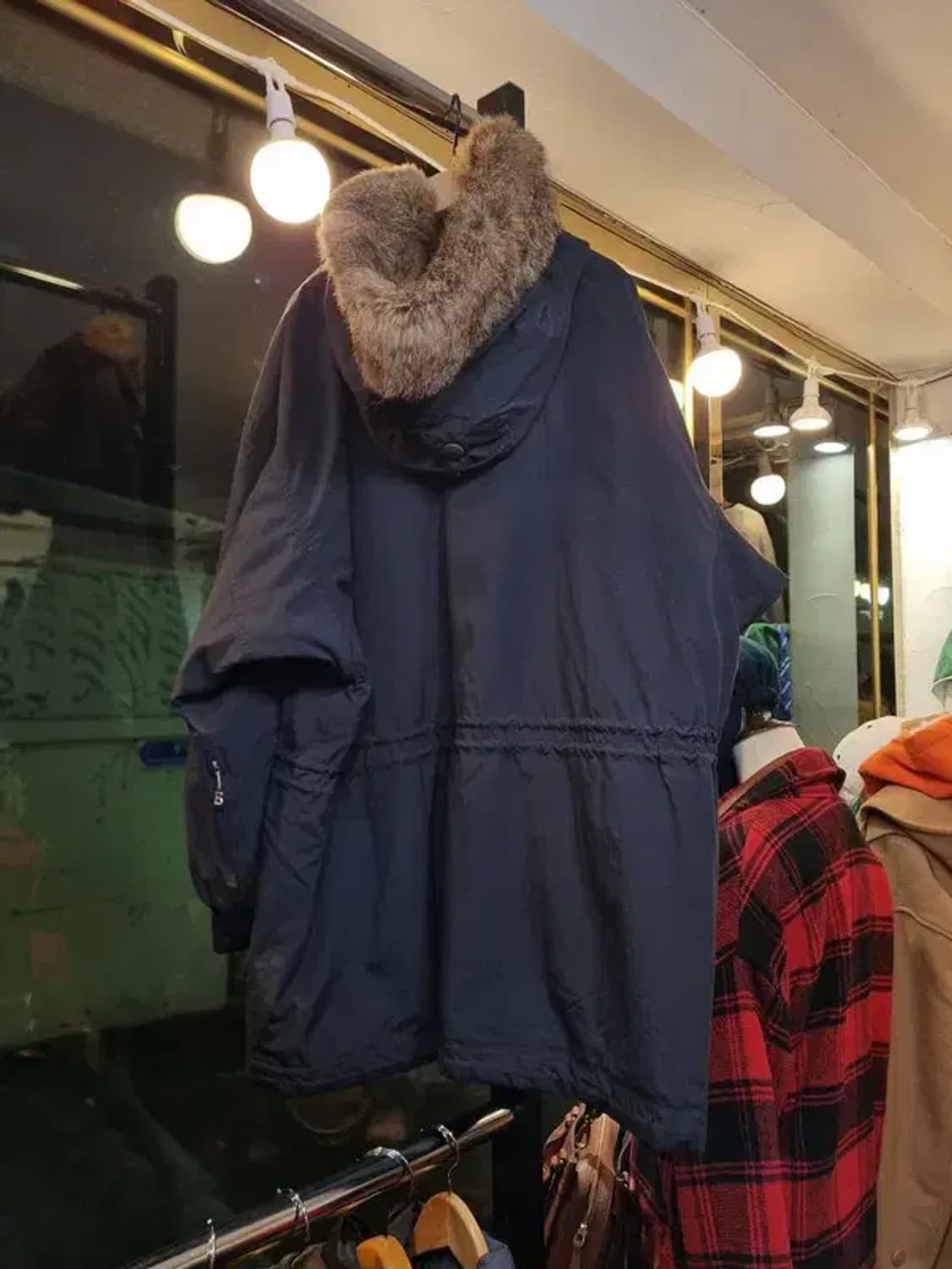 보그너 실사이즈 77~88 노르딕 순록 자수 야상형 퍼 패딩 상품이미지3