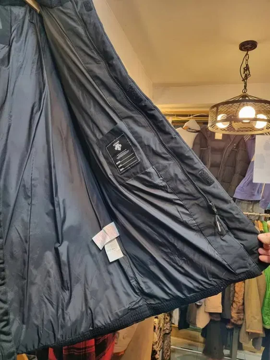 데상트 대장급 끝판왕 실사이즈 66 퍼 패딩 상품이미지7