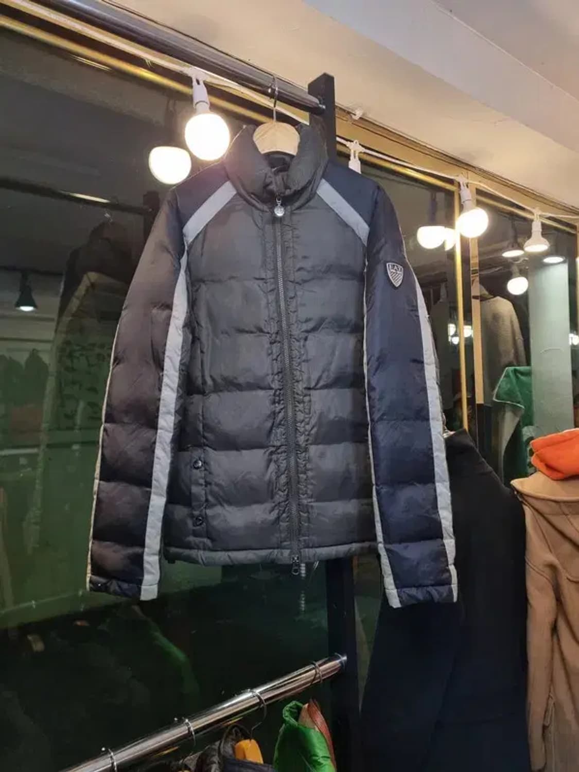 엠포리오 아르마니 로고 패치 오리털 덕다운 패딩 S사이즈 상품이미지1