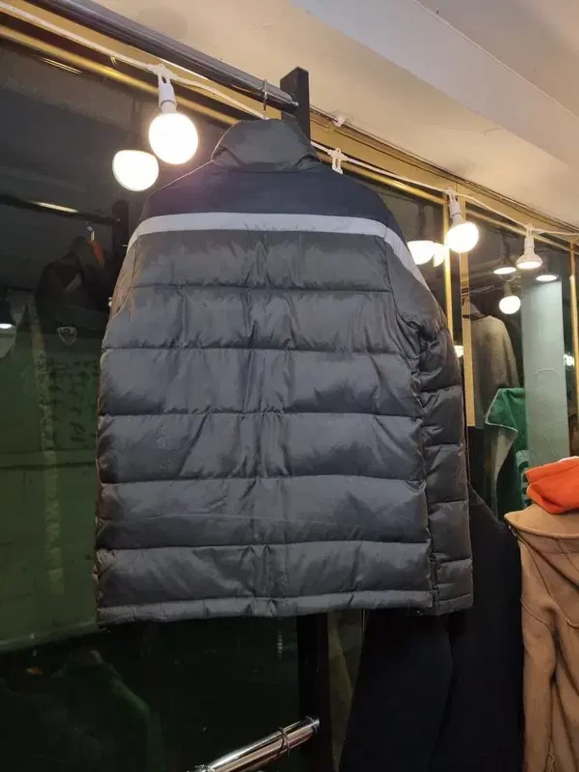 엠포리오 아르마니 로고 패치 오리털 덕다운 패딩 S사이즈 상품이미지3