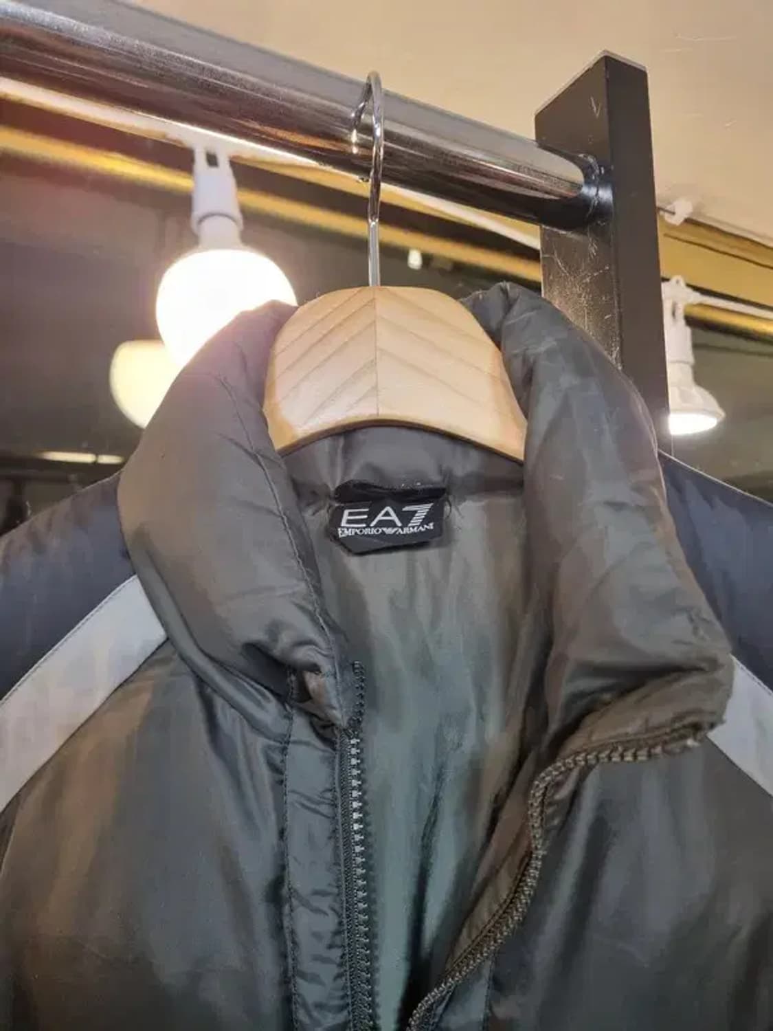 엠포리오 아르마니 로고 패치 오리털 덕다운 패딩 S사이즈 상품이미지4