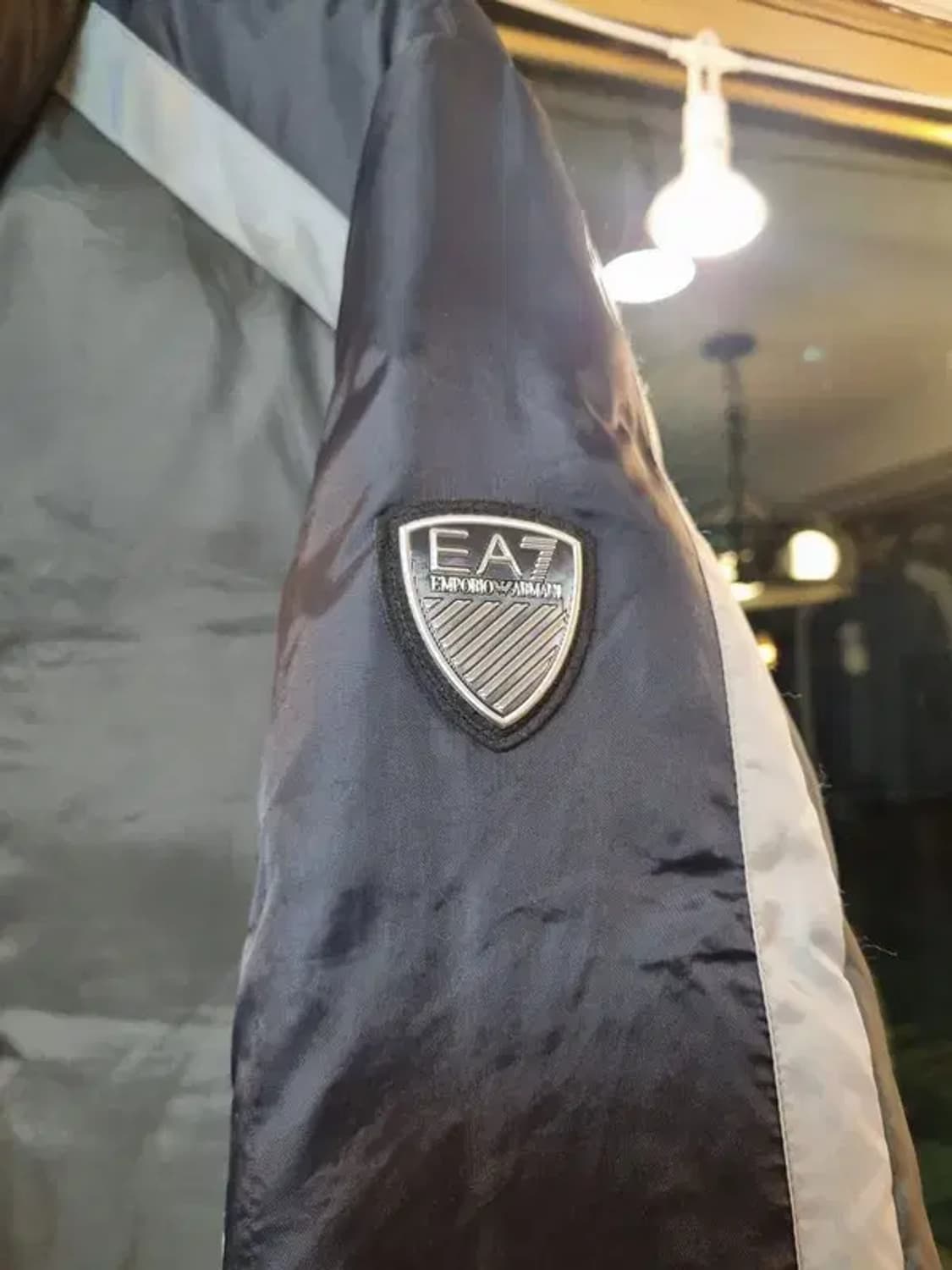 엠포리오 아르마니 로고 패치 오리털 덕다운 패딩 S사이즈 상품이미지5