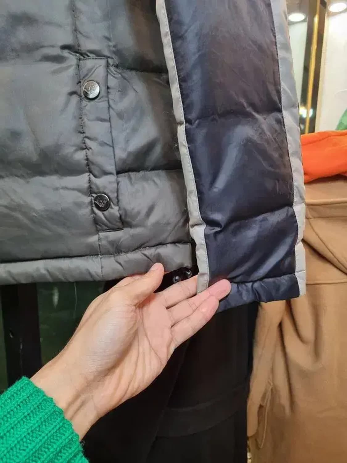 엠포리오 아르마니 로고 패치 오리털 덕다운 패딩 S사이즈 상품이미지7