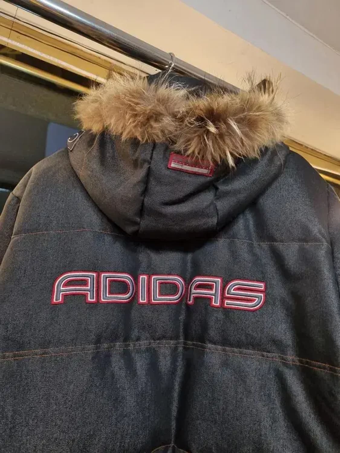 아디다스 올드스쿨 실사이즈 100 자수 빅 로고 패딩 상품이미지4