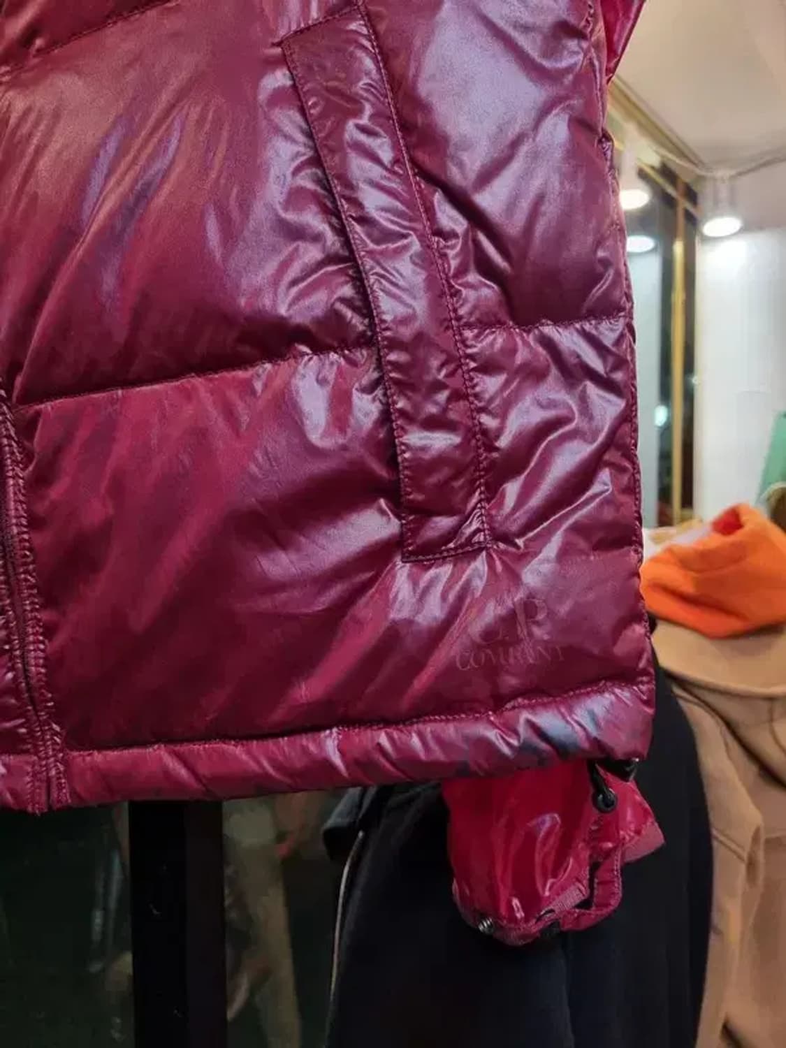 CP컴퍼니 바람막이 내장 패커블 48사이즈 패딩조끼 패쪼 상품이미지7