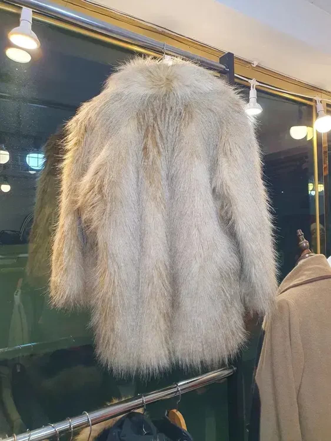 정가 74만원 택채새상품 쥬시꾸뛰르 Y2K 락시크 펑크 퍼코트 상품이미지3