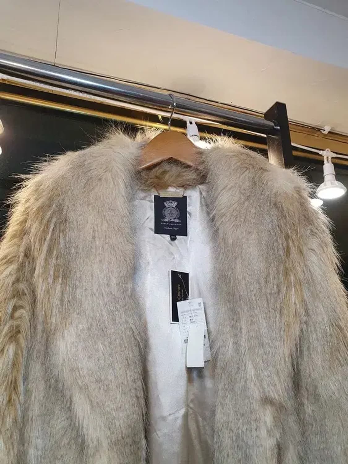 정가 74만원 택채새상품 쥬시꾸뛰르 Y2K 락시크 펑크 퍼코트 상품이미지4