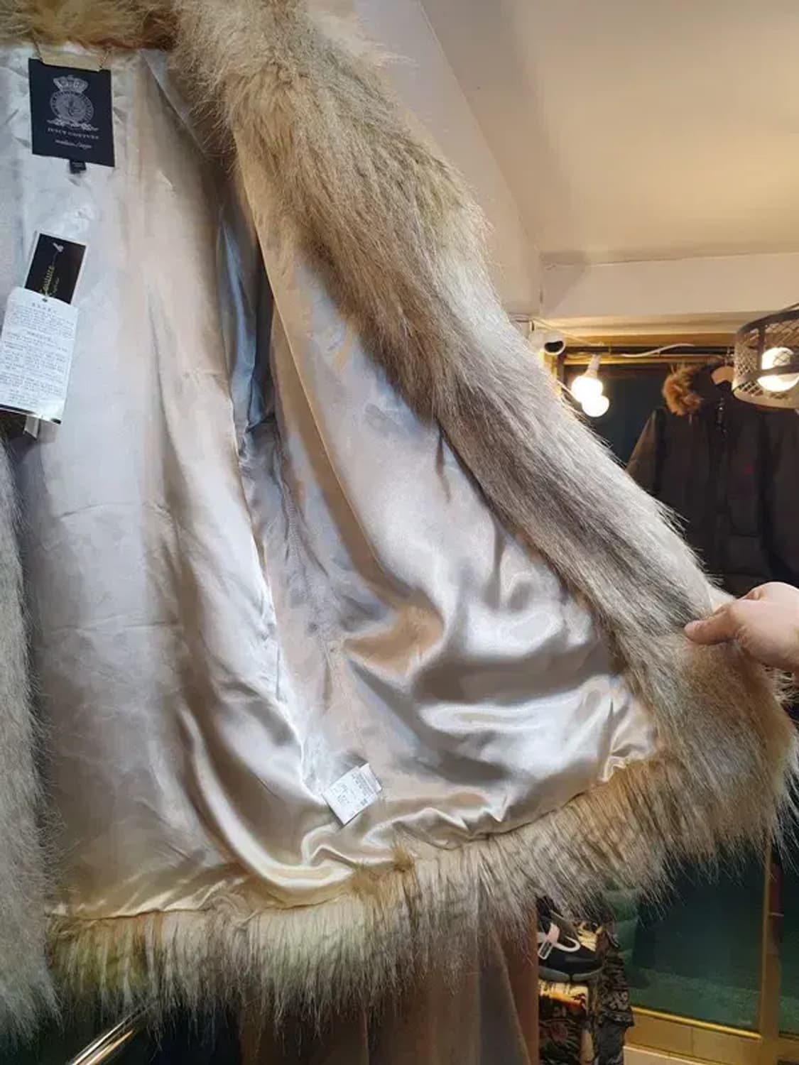 정가 74만원 택채새상품 쥬시꾸뛰르 Y2K 락시크 펑크 퍼코트 상품이미지6