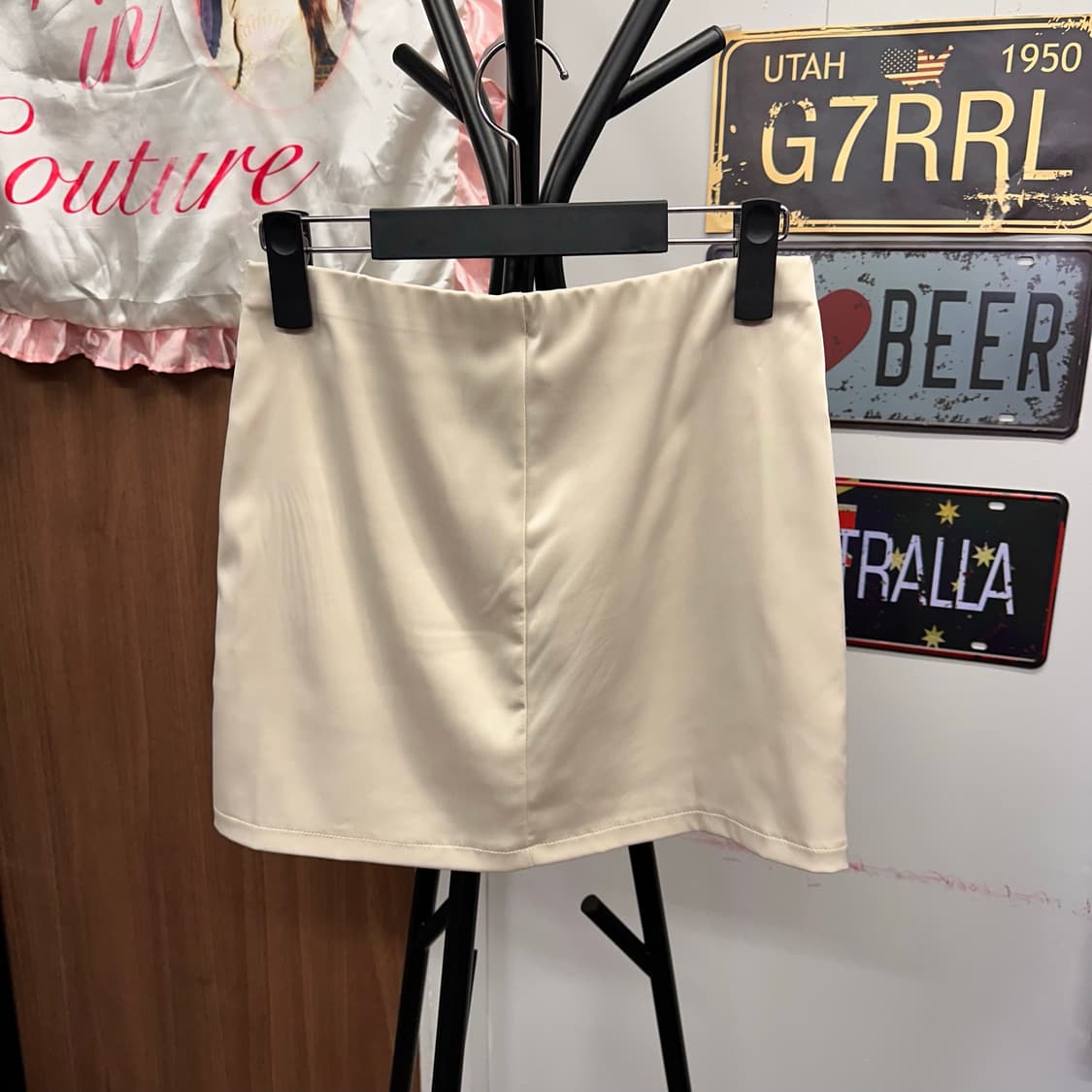 Ivory Avril Lettering Reprint Mini Skirt 상품이미지2
