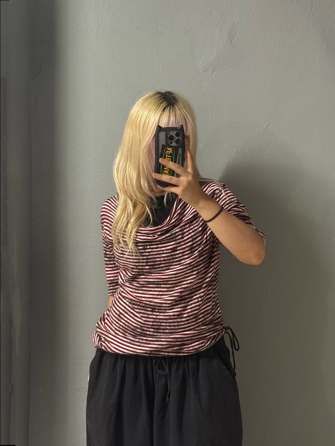 semantic design distressed shirring top 상품이미지2