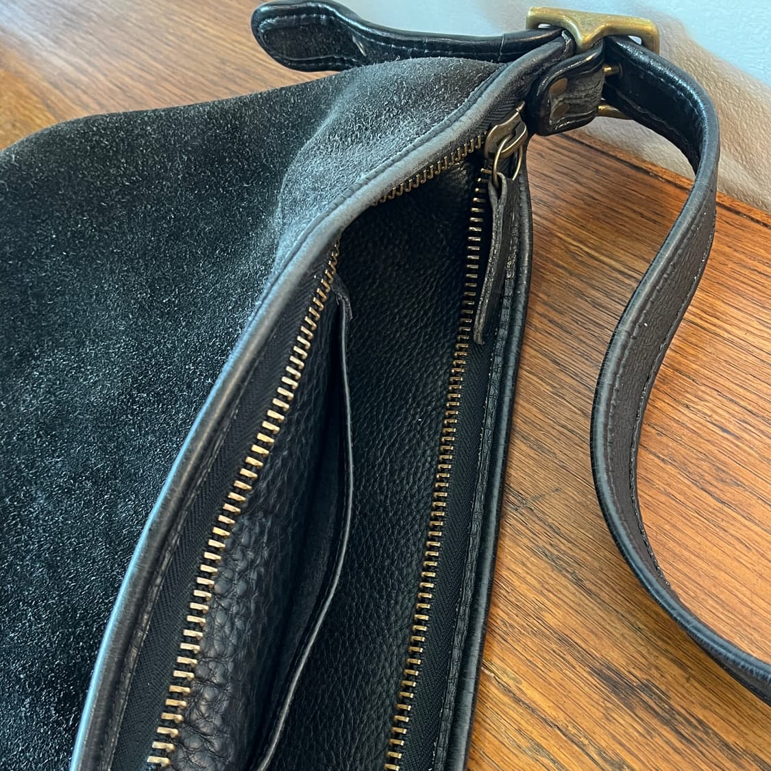 Old Coach Suede Berkeley Bag  상품이미지3